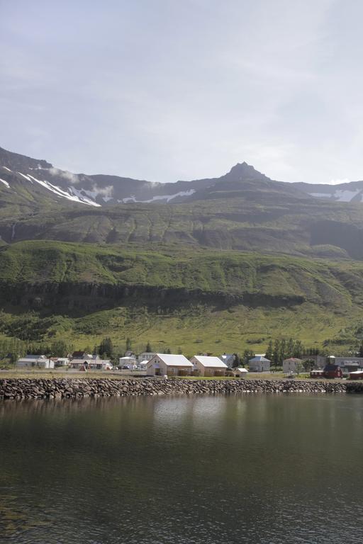 伦斯雷拉公寓酒店 Seyðisfjörður 客房 照片